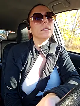 Ellie-L-Elizabeth online show from November 2025 01:48:02 PM