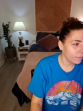 Ellie-L-Elizabeth online show from November 2025 03:12:02 PM