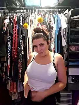 Ellie-L-Elizabeth online show from October 2025 04:04:02 PM