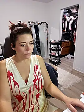 Ellie-L-Elizabeth online show from October 2025 04:17:01 PM