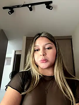 lunablossom  online show from January 2026 10:05:02 PM