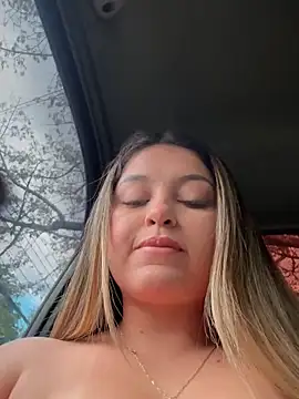 lunablossom  online show from December 2025 08:52:01 PM