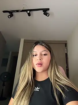 lunablossom  online show from March 2026 04:08:02 AM