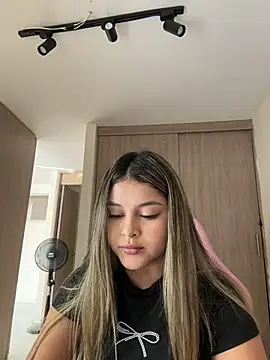 lunablossom  online show from March 2026 09:00:02 PM