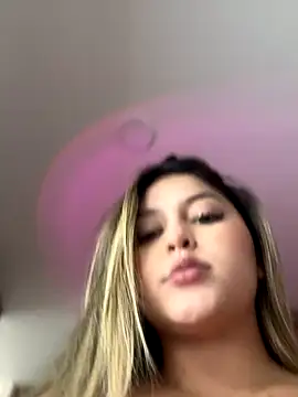 lunablossom  online show from October 2025 09:55:01 PM