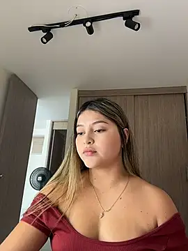 lunablossom  online show from March 2026 06:01:01 PM