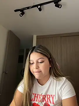 lunablossom  online show from March 2026 02:04:02 AM