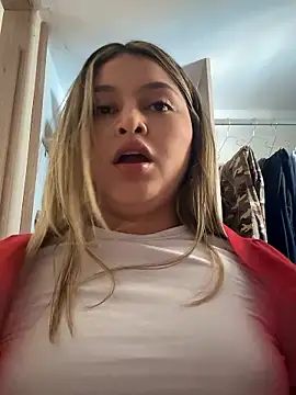 lunablossom  online show from January 2026 08:12:01 PM