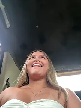 lunablossom  online show from January 2026 08:51:02 PM