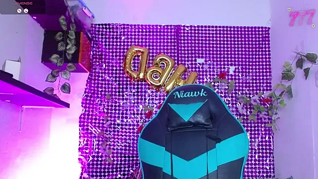 niawk  online show from February 2026 02:04:02 PM