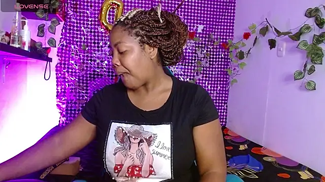 niawk  online show from November 2025 01:43:01 PM