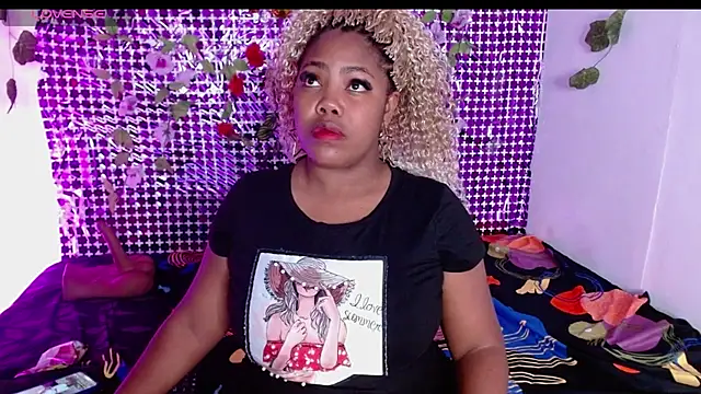 Snapshot of niawk_ chatting on September 2025 01:33:01 PM niawk online show from September 2025 01:33:01 PM