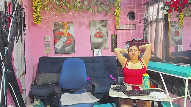 lesbiancuple online show from May 2026 01:20:01 PM
