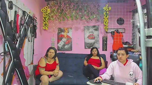 lesbiancuple online show from May 2026 12:36:02 PM