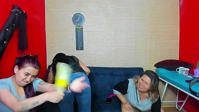 lesbiancuple online show from September 2025 01:01:01 AM