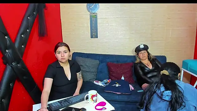 lesbiancuple online show from October 2025 01:05:02 AM