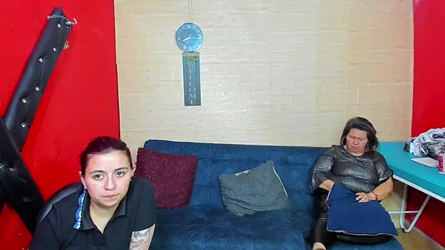 lesbiancuple online show from November 2025 01:20:01 AM