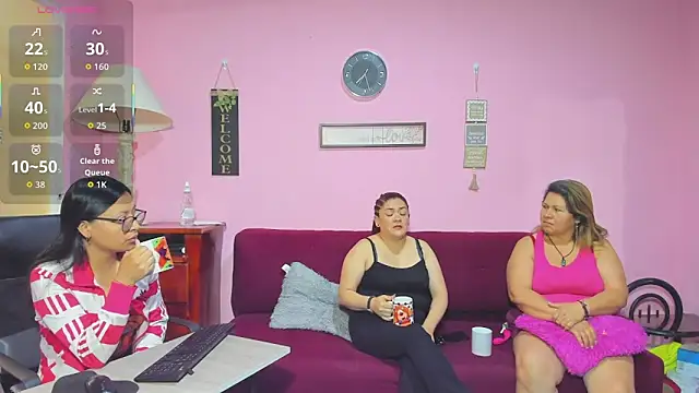 lesbiancuple online show from October 2025 12:28:01 PM