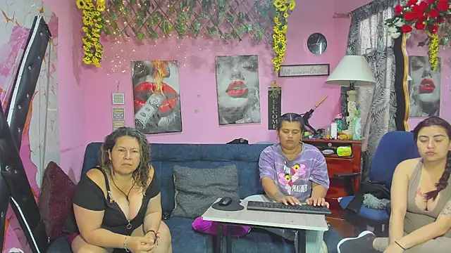 lesbiancuple online show from April 2026 12:01:01 PM