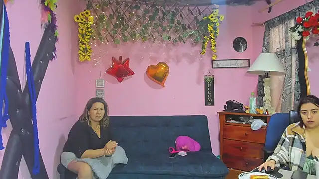 lesbiancuple online show from March 2026 01:45:01 PM