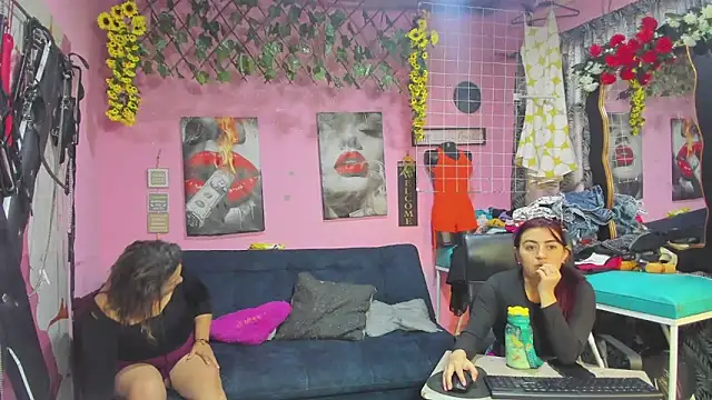 lesbiancuple online show from May 2026 01:25:02 PM