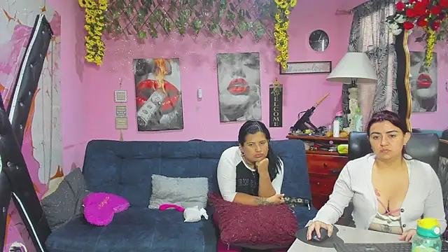 lesbiancuple online show from April 2026 12:09:01 PM