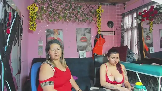 lesbiancuple online show from May 2026 01:21:02 PM