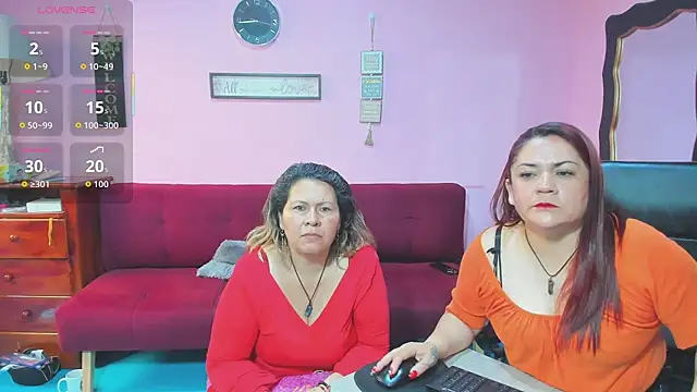 lesbiancuple online show from October 2025 01:43:02 PM