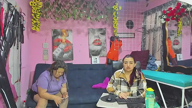 lesbiancuple online show from May 2026 12:23:02 PM