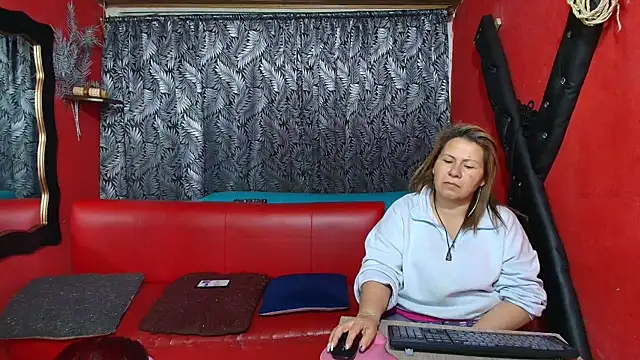 lesbiancuple online show from March 2025 12:30:01 AM
