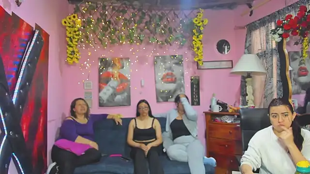 lesbiancuple online show from April 2026 11:56:02 AM