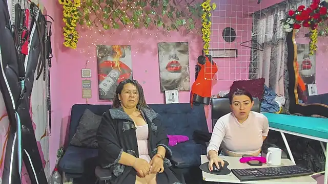 lesbiancuple online show from May 2026 12:24:02 PM