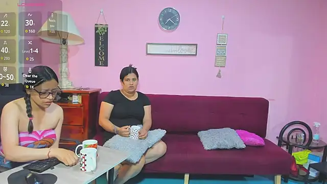 lesbiancuple online show from September 2025 12:22:01 PM