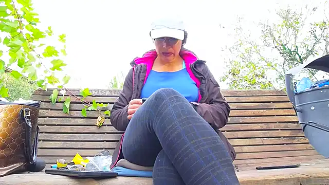 Snapshot of SquirtyMellissaLabia chatting on October 2025 06:01:02 AM SquirtyMellissaLabia online show from October 2025 06:01:02 AM