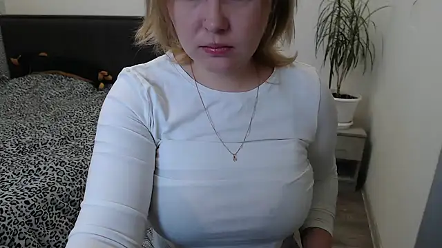 Snapshot of leeilawow chatting on April 2026 05:52:01 AM leeilawow online show from April 2026 05:52:01 AM