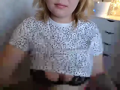 Snapshot of leeilawow chatting on May 2026 06:10:02 AM leeilawow online show from May 2026 06:10:02 AM