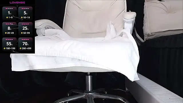 qianqian  online show from December 2025 11:45:01 AM