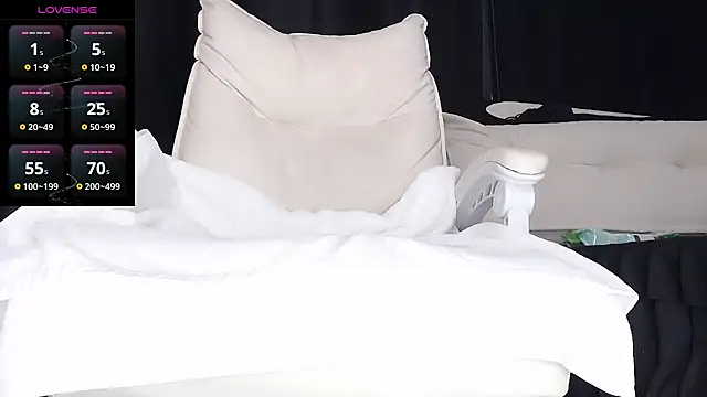 Snapshot of qianqian_ chatting on November 2025 10:48:01 AM qianqian online show from November 2025 10:48:01 AM