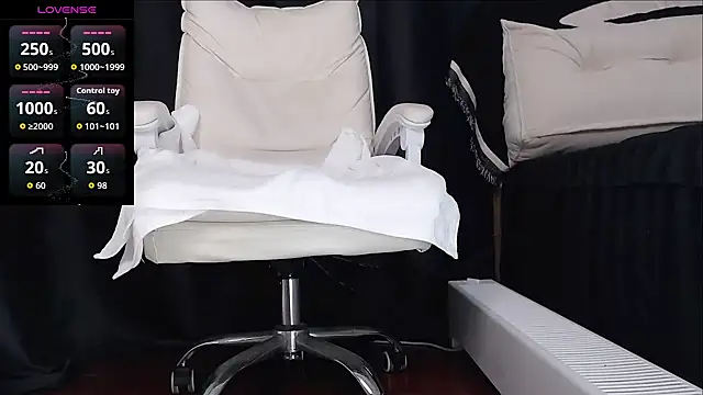 qianqian  online show from December 2025 01:14:02 PM