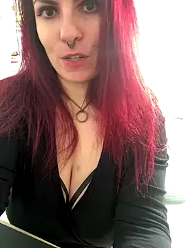 Snapshot of LunaMoongirl chatting on November 2025 02:32:01 PM LunaMoongirl online show from November 2025 02:32:01 PM