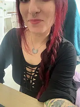 Snapshot of LunaMoongirl chatting on January 2026 11:14:02 AM LunaMoongirl online show from January 2026 11:14:02 AM