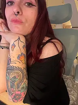 Snapshot of LunaMoongirl chatting on November 2025 05:35:01 PM LunaMoongirl online show from November 2025 05:35:01 PM