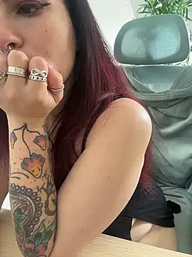 LunaMoongirl online show from May 2026 12:03:01 PM