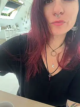 LunaMoongirl online show from July 2026 06:09:01 AM