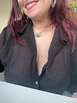 Snapshot of LunaMoongirl chatting on December 2024 02:00:02 PM LunaMoongirl online show from December 2024 02:00:02 PM