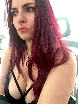 Snapshot of LunaMoongirl chatting on September 2025 01:39:01 PM LunaMoongirl online show from September 2025 01:39:01 PM