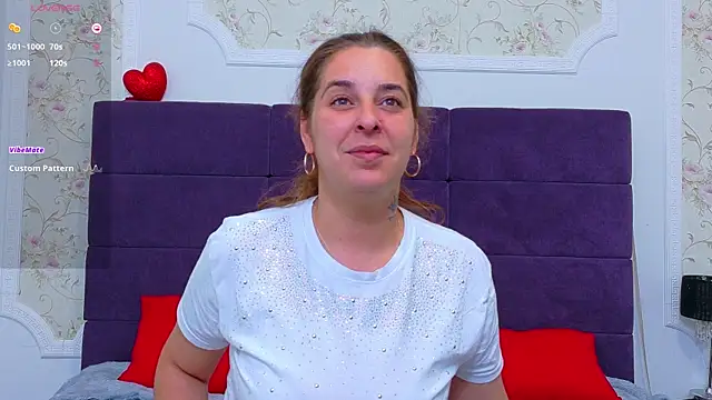 Snapshot of KarinaNoir chatting on July 2026 03:57:02 AM KarinaNoir online show from July 2026 03:57:02 AM