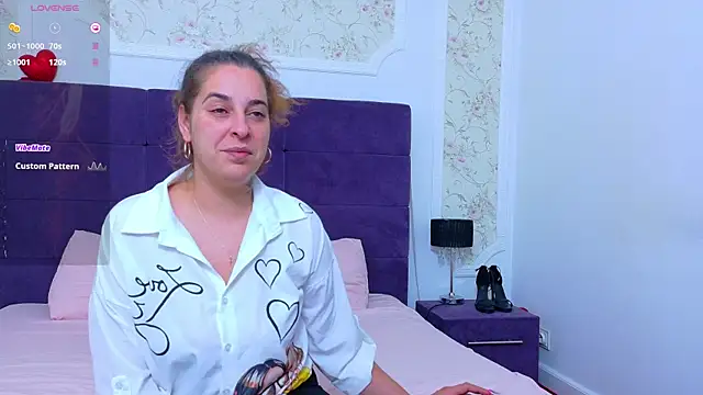 Snapshot of KarinaNoir chatting on July 2026 03:51:01 AM KarinaNoir online show from July 2026 03:51:01 AM