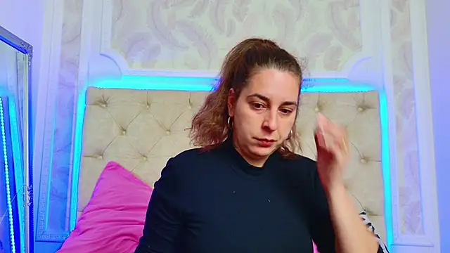 KarinaNoir online show from April 2026 03:57:02 AM