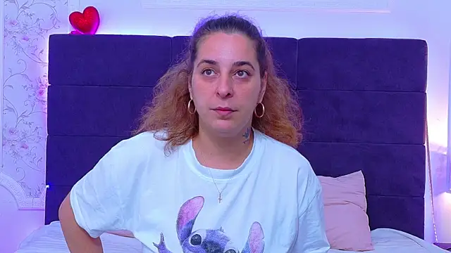 Snapshot of KarinaNoir chatting on July 2026 03:50:01 AM KarinaNoir online show from July 2026 03:50:01 AM